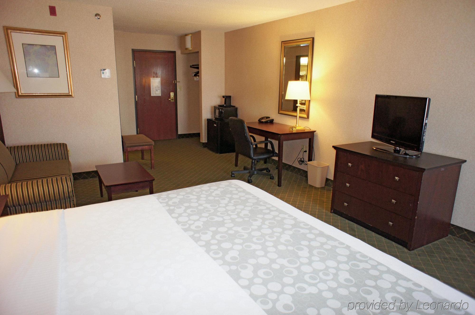 Red Roof Inn Hartford- New Britain Exterior foto
